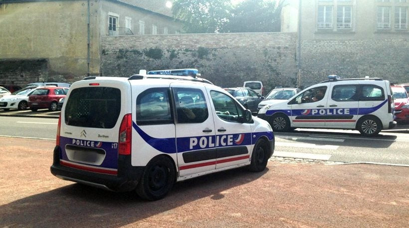 ΕΚΤΑΚΤΟ -Ισλαμιστής ουρλιάζοντας «Αλαχού Άκμπαρ» κυνηγούσε με σφυρί πολίτες στη Λιόν – Δύο γυναίκες σε κρίσιμη κατάσταση